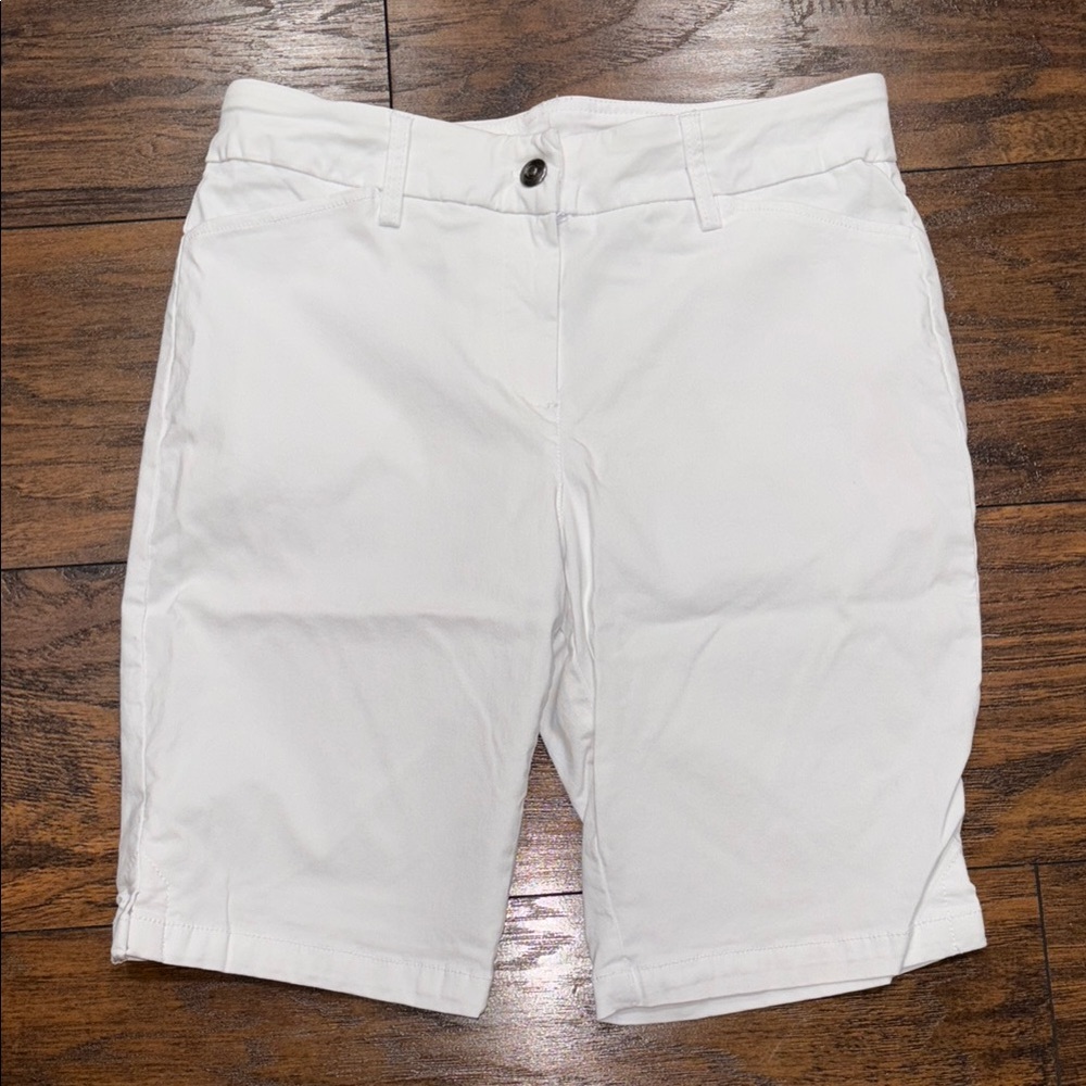 Ruby Red size 10 P stretch fabric Women's White Shorts EUC!